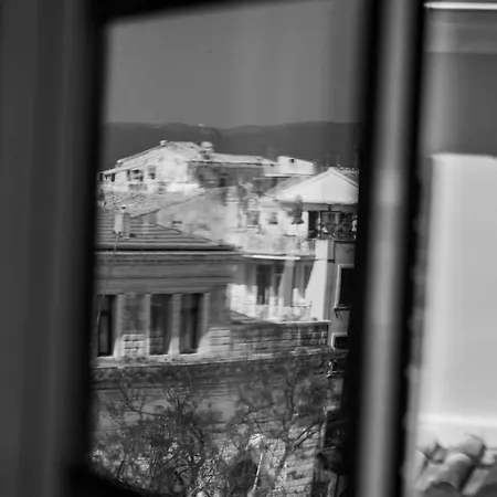 Nymfes Corfu * Corfu (city)