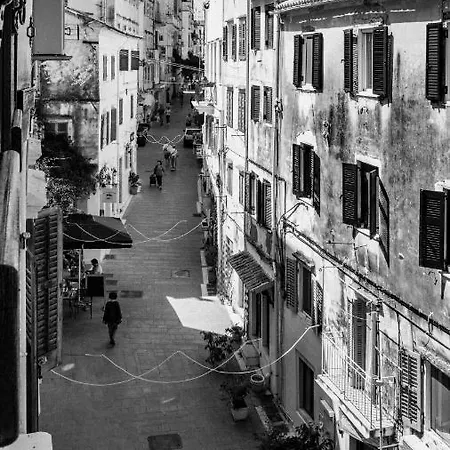Corfu Old Town Apartment, Marina Nymfes Apartament *