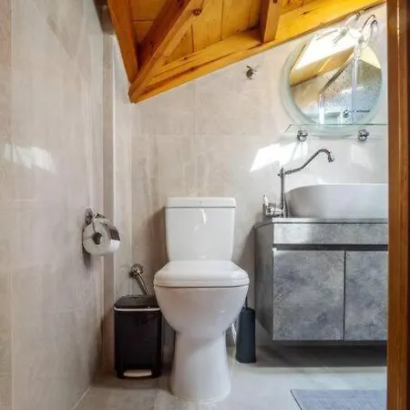 Nymfes Corfu * Corfu (city)